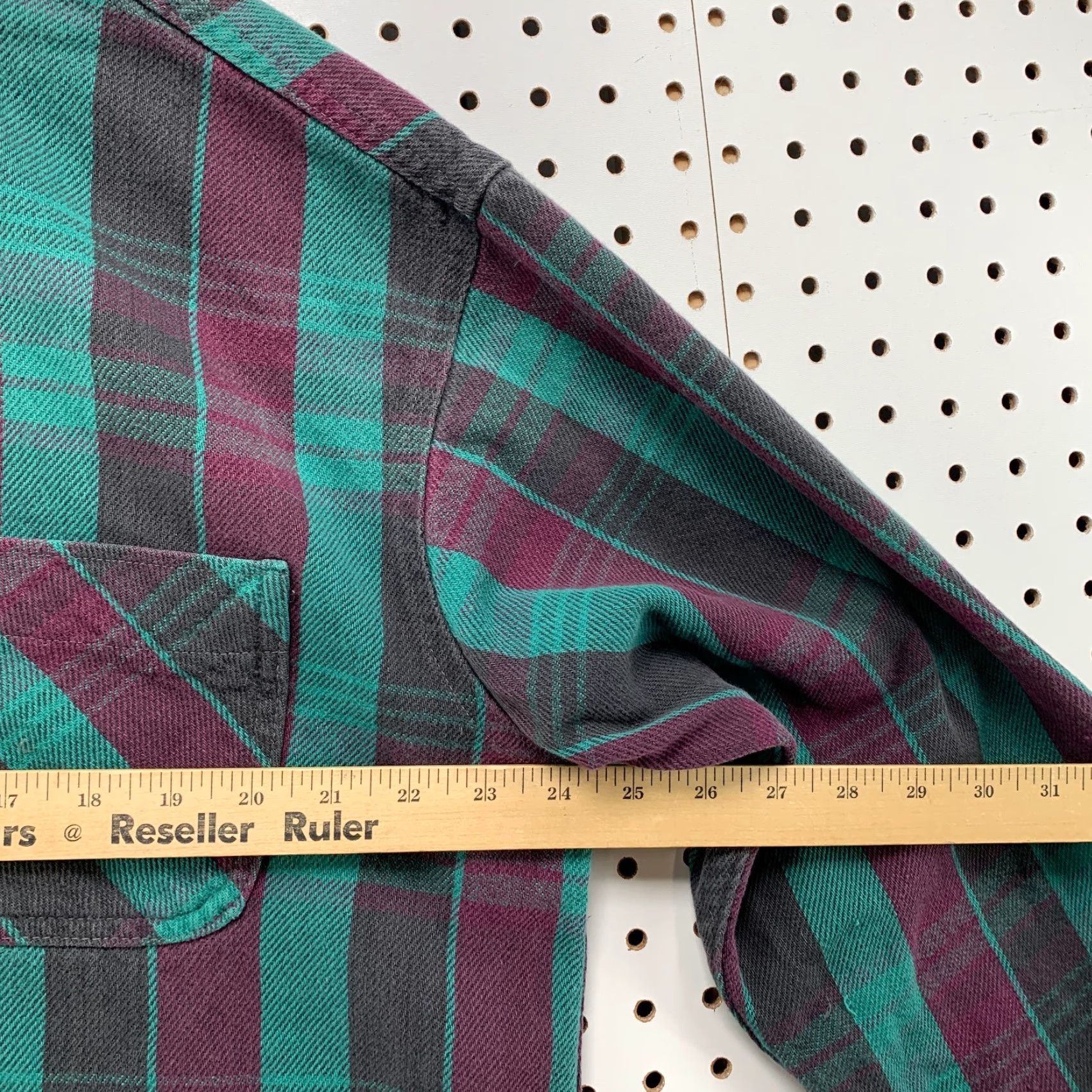 Vintage Vintage St. John Bay Men's Plaid Button-Up Shirt Large Green Purple Casual Cotton Made USA Size US L / EU 52-54 / 3 - 4 Thumbnail