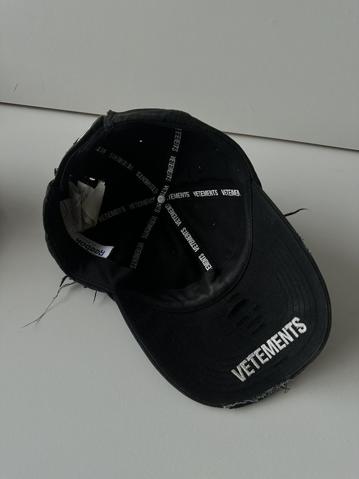 Reebok × Vetements Vetements Reebok Demna Sunday Distressed Cap Size ONE SIZE - 8 Thumbnail