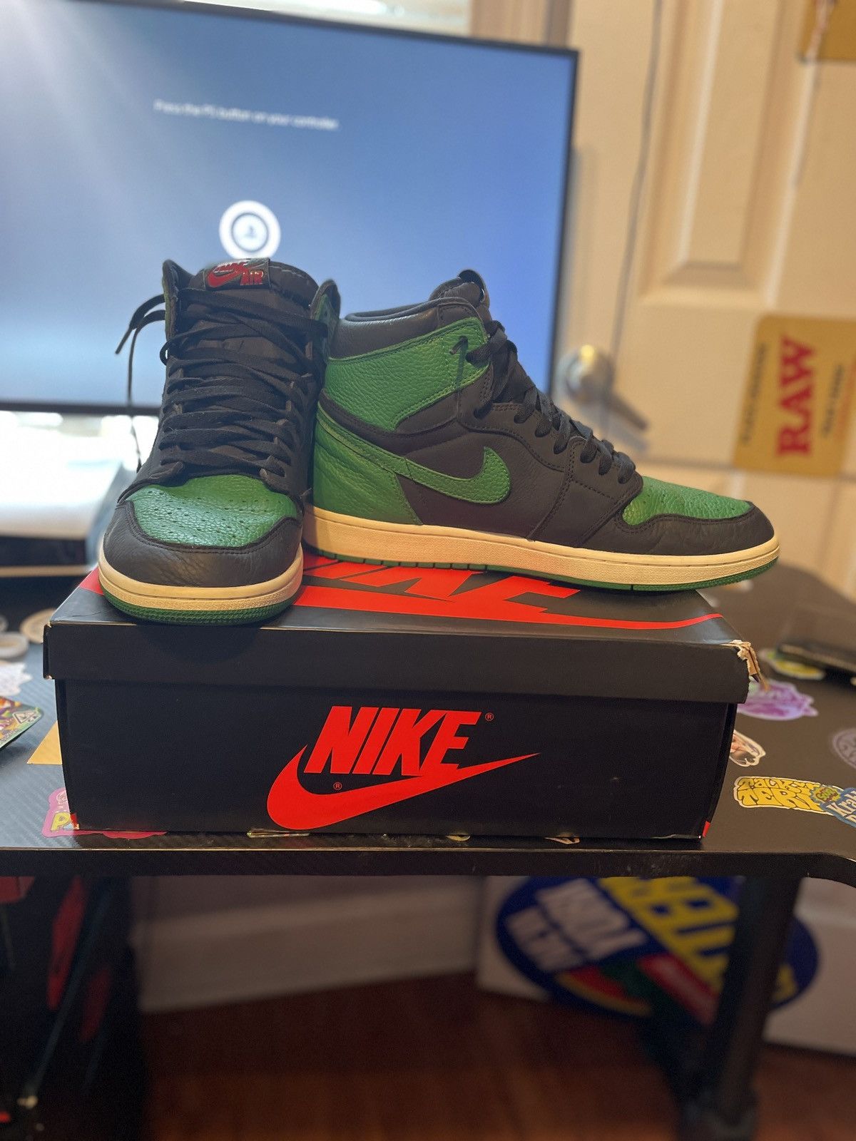 Jordan Brand × Nike Pine Green Air Jordan 1 Size US 13 / EU 46 - 4 Thumbnail