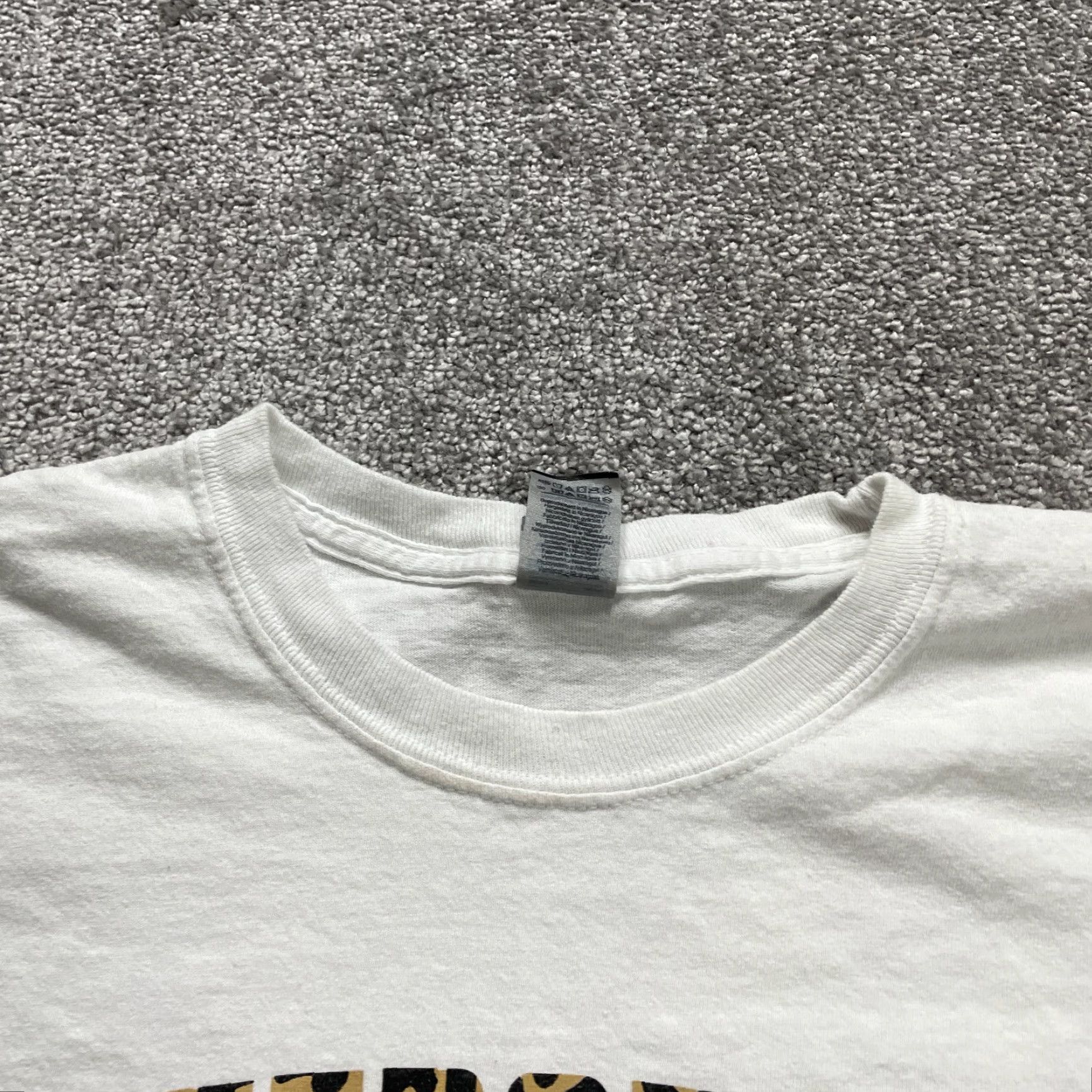 Gildan VINTAGE? No — Gildan Crew Neck Tee Womens Large White Long Sleeve Cotton Logo Basic Shirt Adult Women L White Classic Sports 90s Size L / US 10 / IT 46 - 7 Thumbnail
