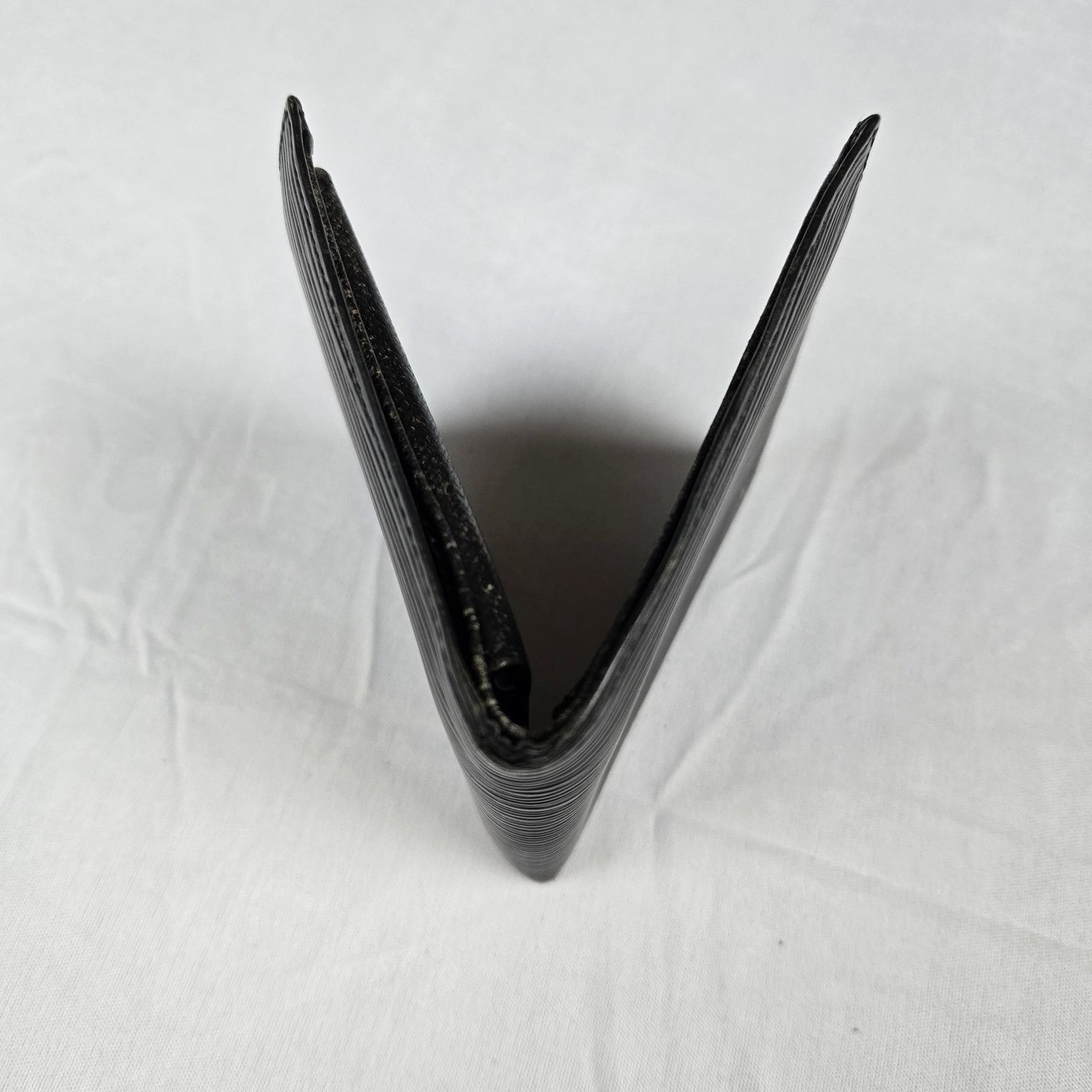 Louis Vuitton Louis Vuitton Black Leather Epi Bifold Wallet Size ONE SIZE - 17 Thumbnail