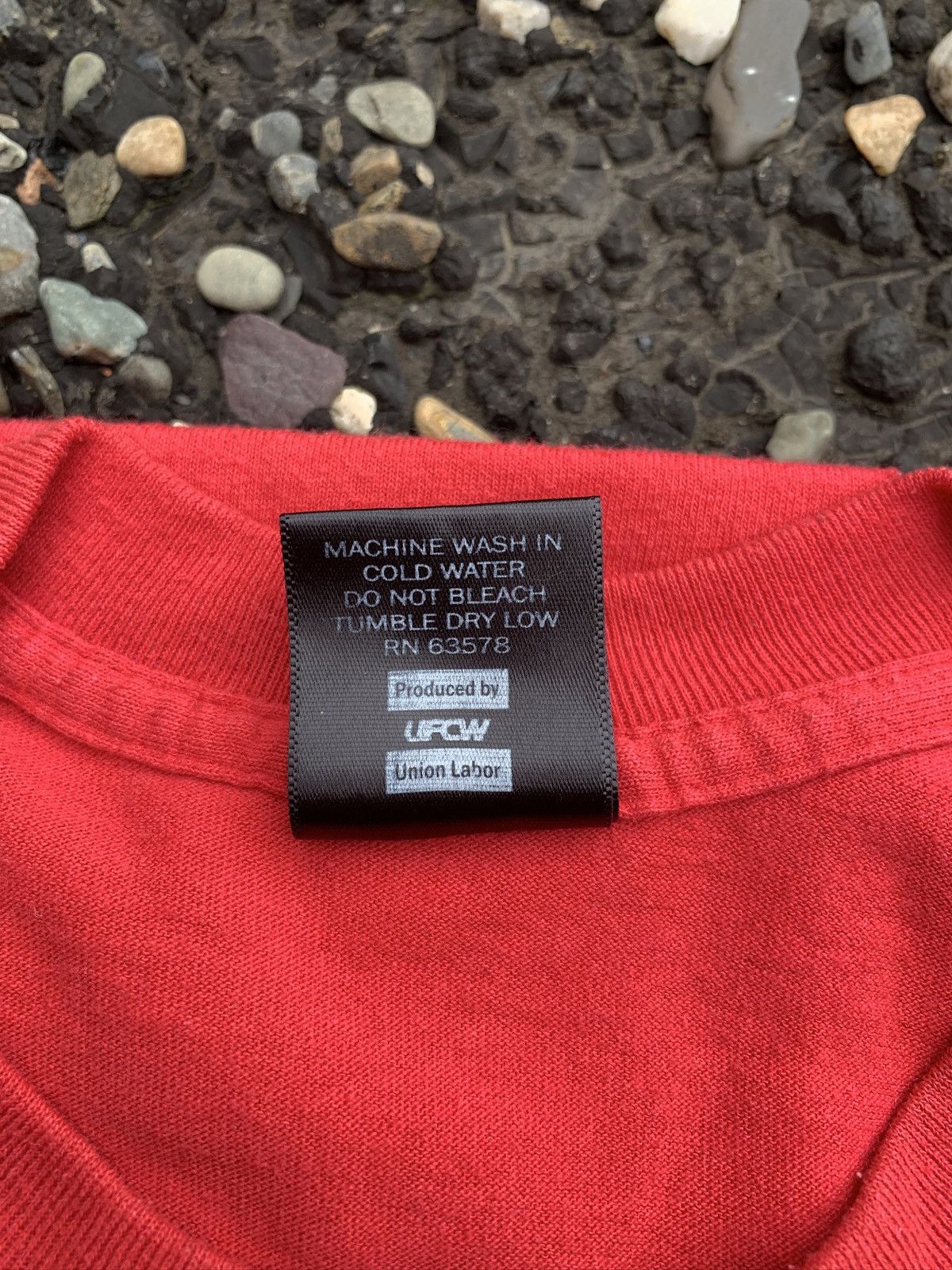 Vintage Vintage Schenectady IUE-CWA Local 301 Labor Union T-Shirt Size US XL / EU 56 / 4 - 5 Thumbnail