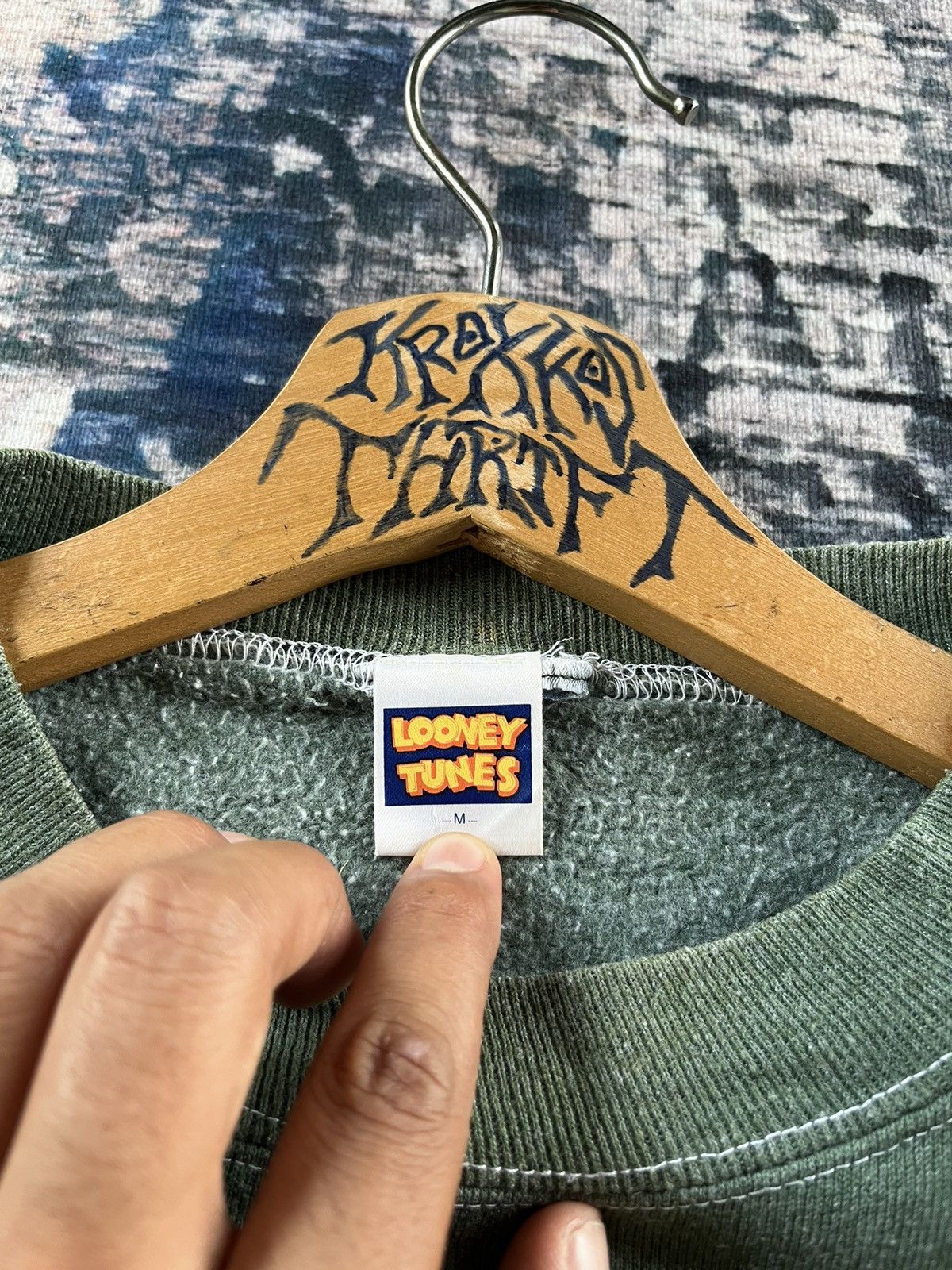 Cartoon Network × Vintage 💥RARE Vintage Looney Tunes Tweety Box Logo Sweetshirts 90s Size US M / EU 48-50 / 2 - 3 Thumbnail