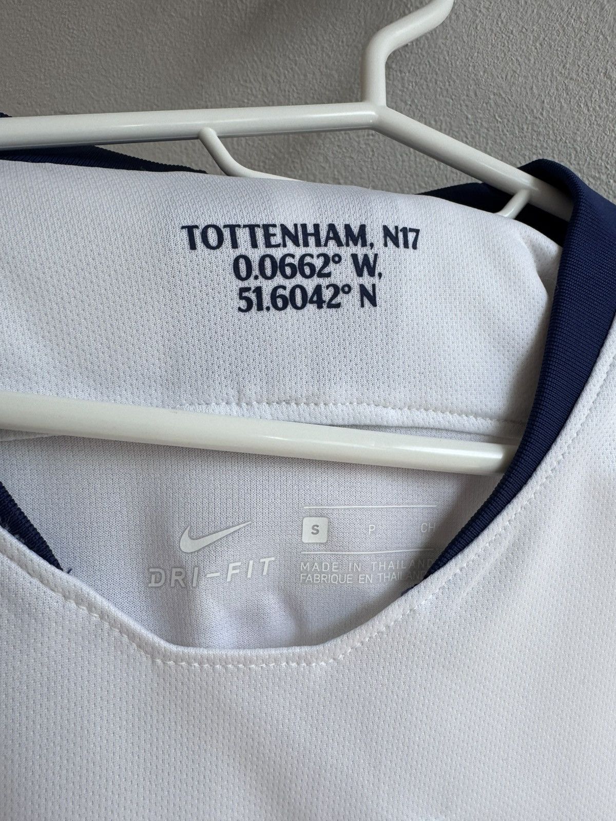 Nike TOTTENHAM 2018 2019 LUCAS #27 SOCCER JERSEY FOOTBALL SHIRT Size US L / EU 52-54 / 3 - 10 Thumbnail