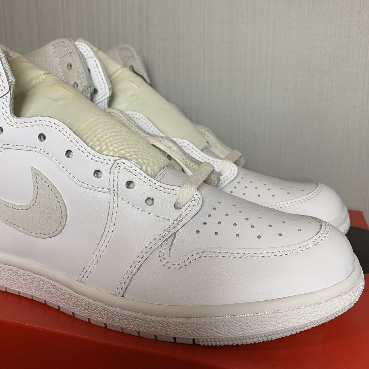 Jordan Brand × Nike Jordan 1 Retro High 85 Neutral Grey Size US 11 / EU 44 - 8 Thumbnail
