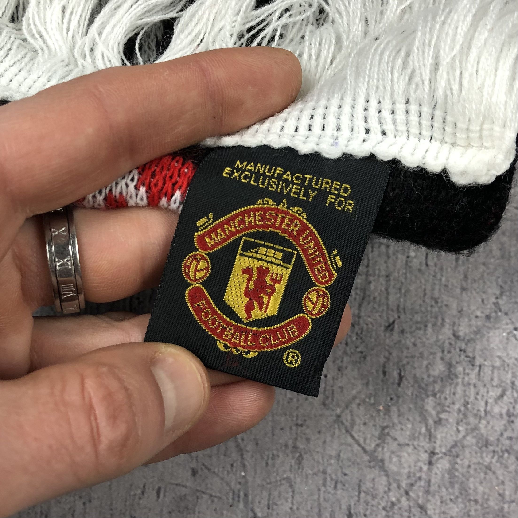 Vintage Manchester United FC 1996-1997 Premiership Scarf Flag Size ONE SIZE - 10 Thumbnail