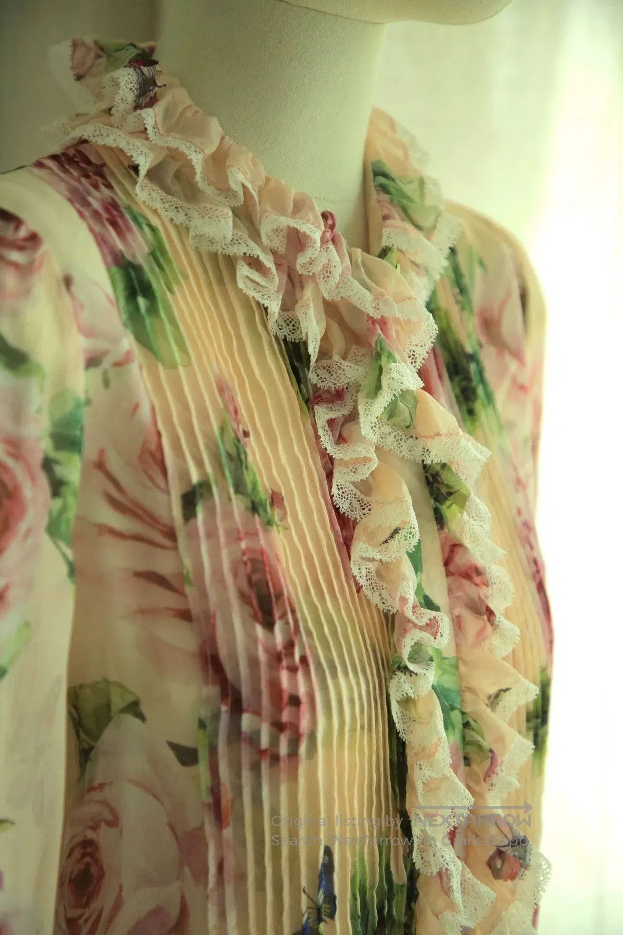 DGK Italian Silk Floral Blouse. Size M / US 6-8 / IT 42-44 - 4 Thumbnail