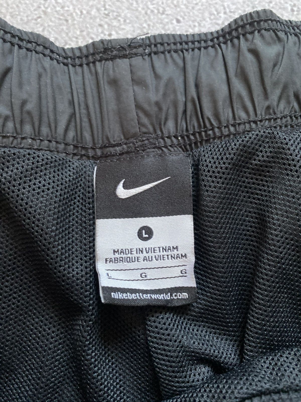 Vintage Vintage Nike Nylon Pants Size US 33 - 8 Thumbnail