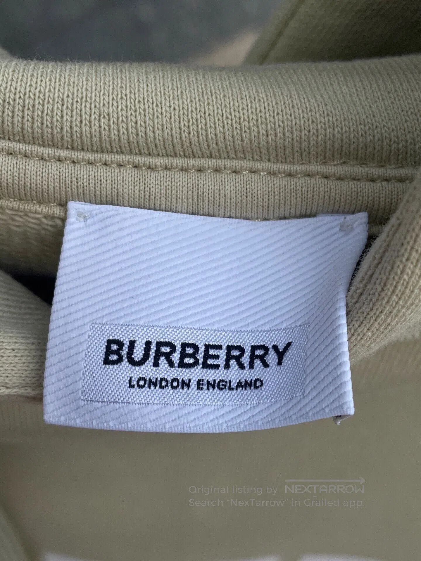 Burberry Burberry Sweatshirt in Beige for Sale. Size US XS / EU 42 / 0 - 7 Thumbnail