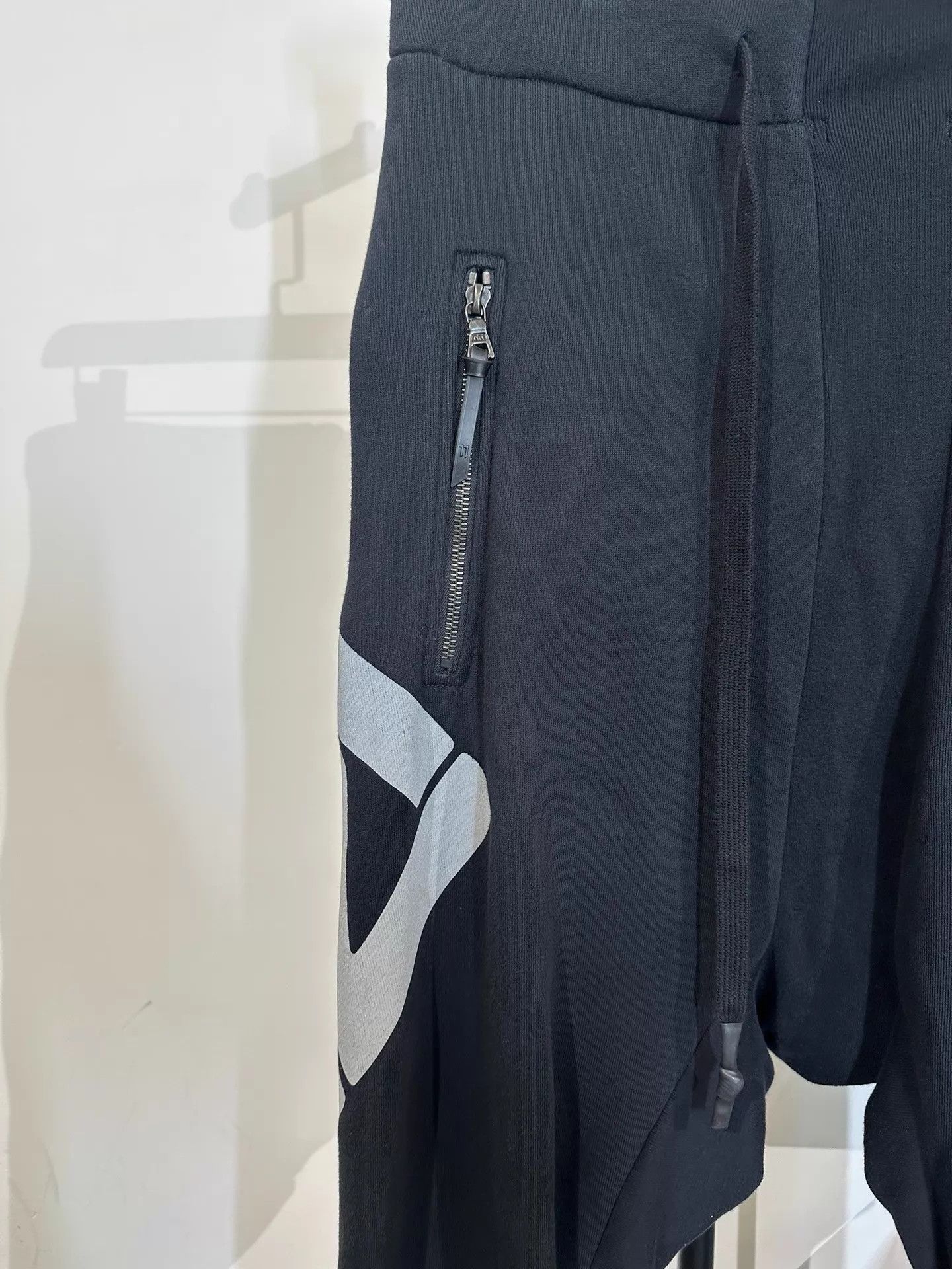 Boris Bidjan Saberi Boris Bidjan Saberi 11by bbs embroidered cuffed pant LNWT Size US 34 / EU 50 - 8 Thumbnail