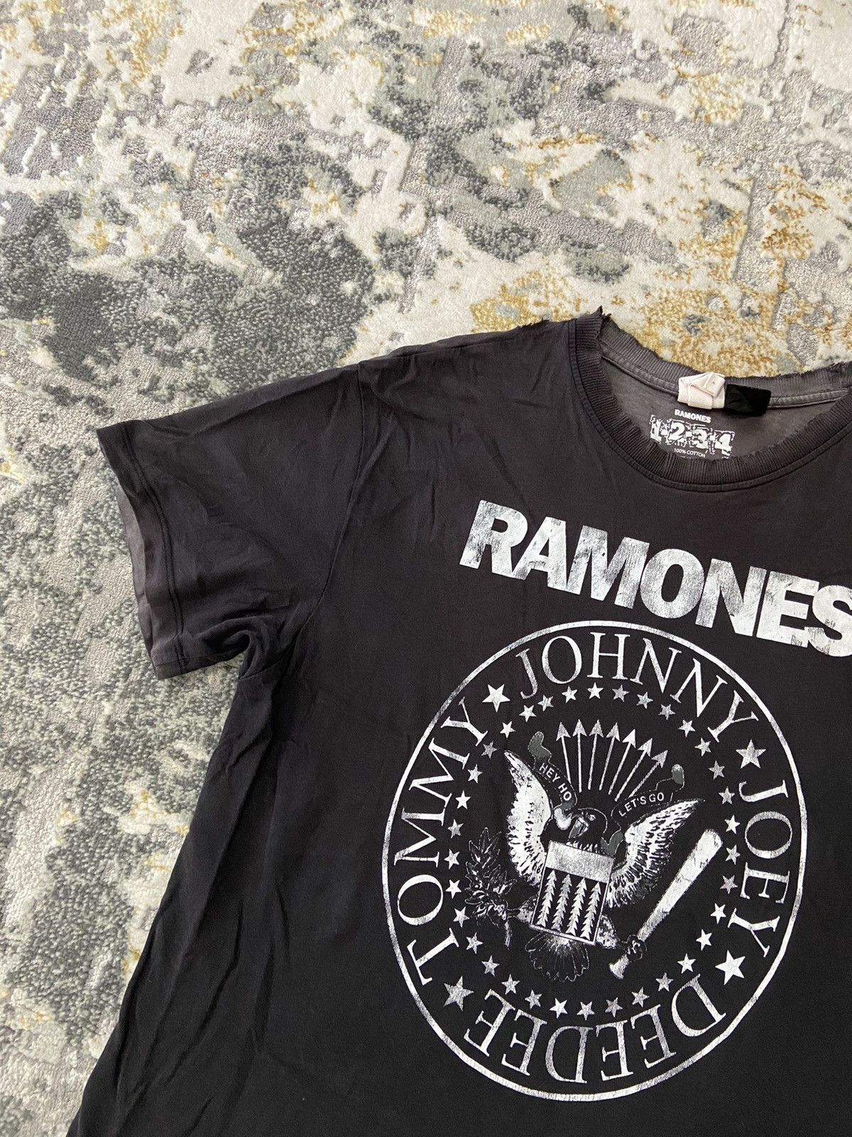 Band Tees × H&M × Other FADED DISTRESSED RAMONES VERY RARE Size US L / EU 52-54 / 3 - 3 Thumbnail
