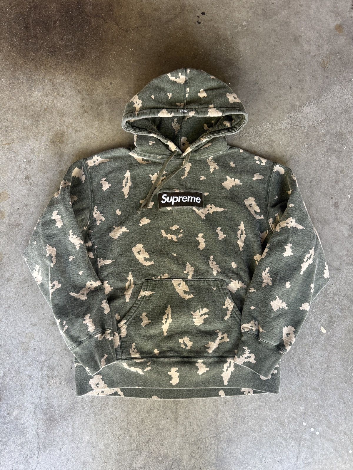 Supreme FW21 Supreme Box Logo Hooded Sweatshirt Olive Russian Camo Size US M / EU 48-50 / 2 - 1 Thumbnail