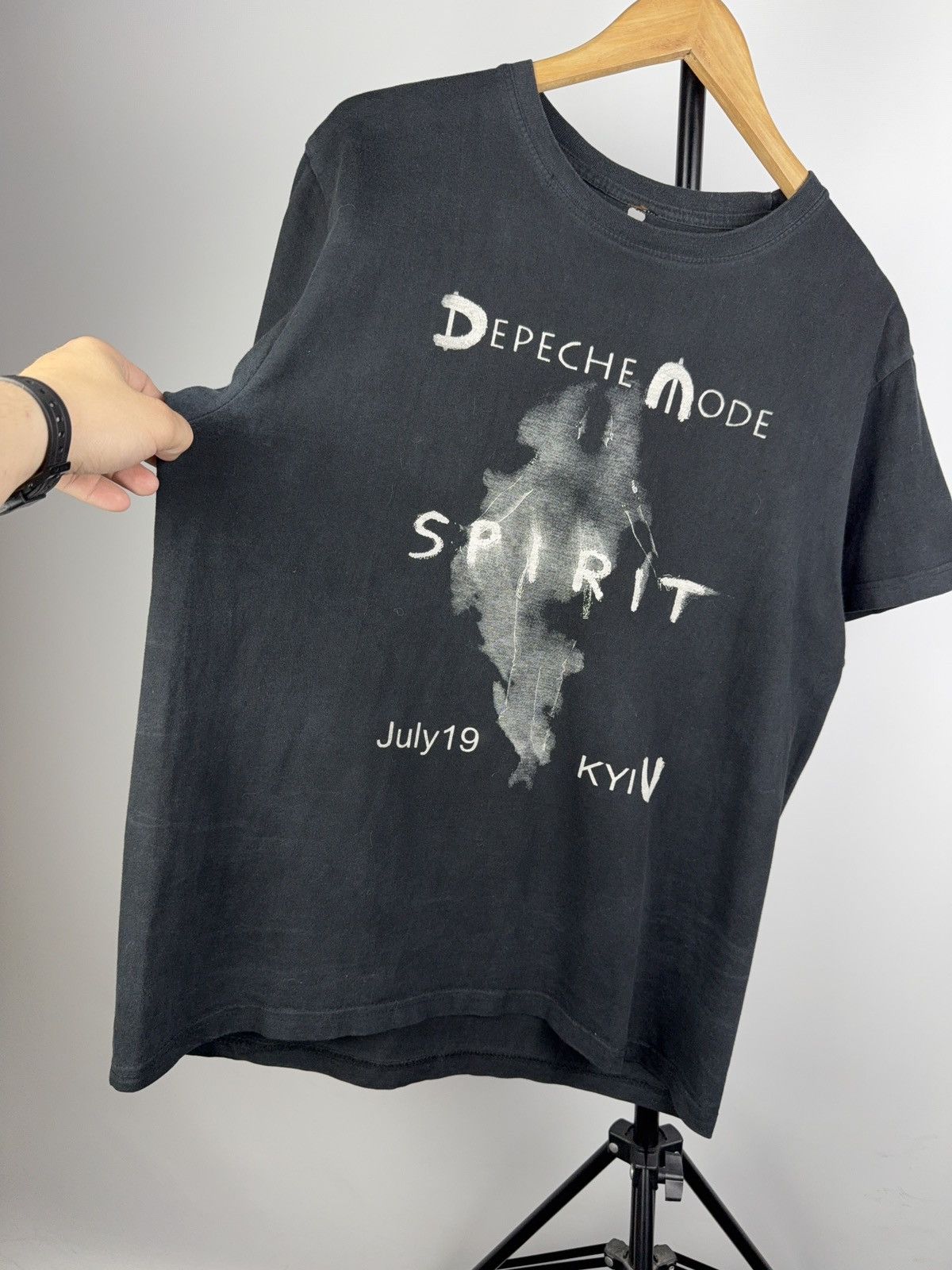 Band Tees Depeche Mode Spirit Tour Kyiv 2017 Band T-Shirt Black L Size US L / EU 52-54 / 3 - 5 Thumbnail