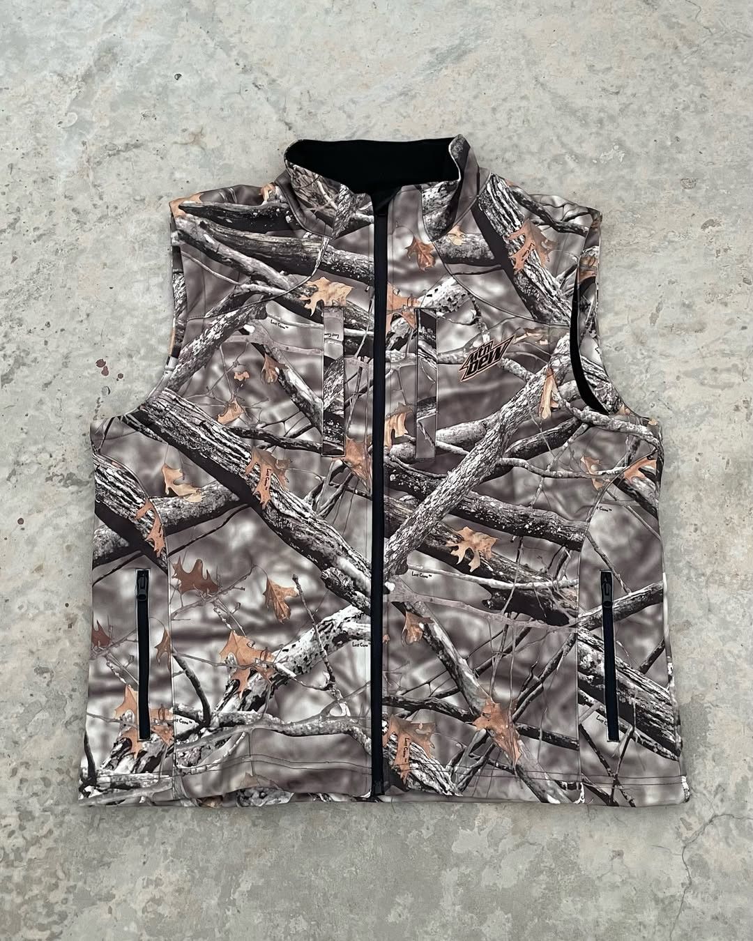 Mountain Dew × Realtree × Vintage Vintage Moutain Dew Real Tree Half sleeve Puffer Jacket Size US XL / EU 56 / 4 - 1 Thumbnail