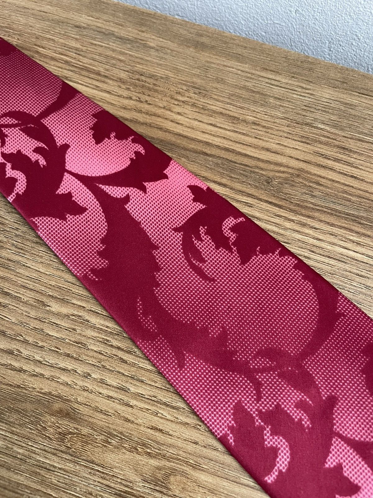 Versace RARE VERSACE Classic Red Silk Tie Printed Logo Abstract Size ONE SIZE - 18 Thumbnail