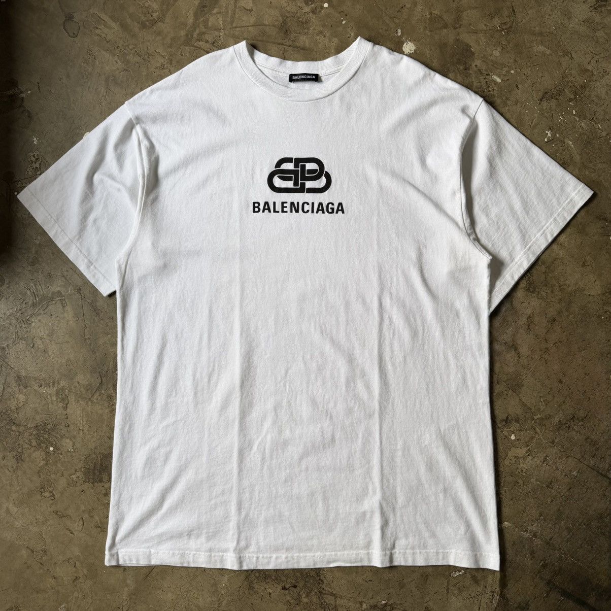 Balenciaga Balenciaga - BB Interlock Logo Tee Size US L / EU 52-54 / 3 - 1 Thumbnail