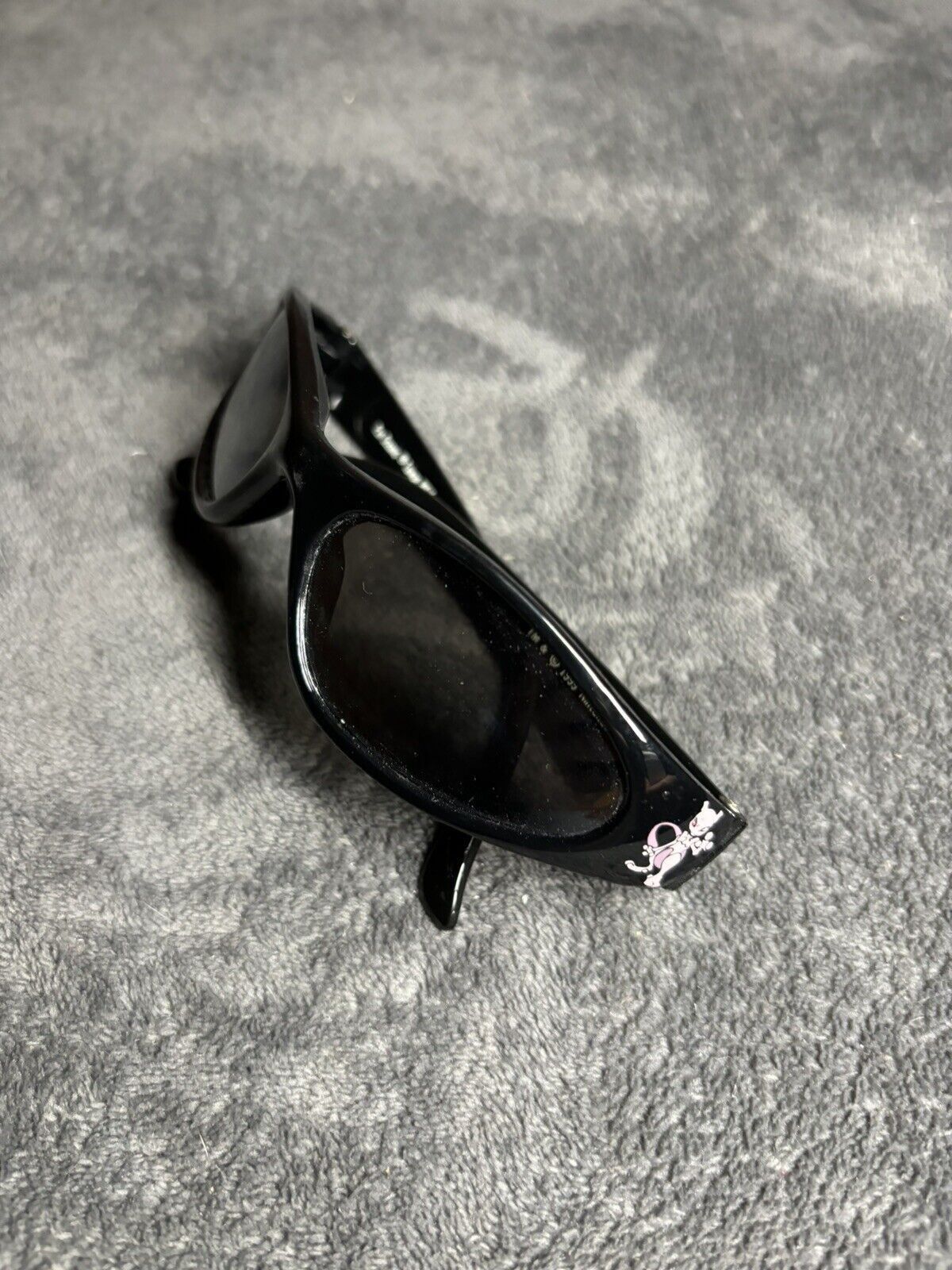 Pokemon Vintage 1990 Pokemon Sunglasses Nintendo Mew Two Youth Size Size ONE SIZE - 8 Thumbnail