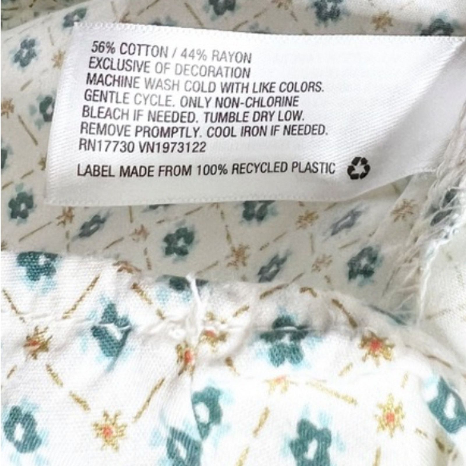 Target Basics New with Tag Universal Thread Women's Floral Blouse Size M / US 6-8 / IT 42-44 - 15 Thumbnail