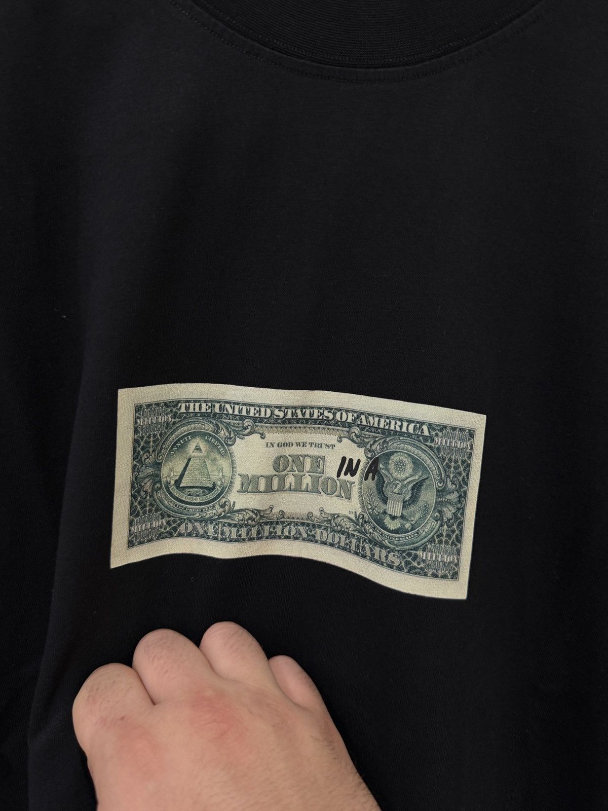 Vetements Vetements “One jn a Million” Black Tee Size US L / EU 52-54 / 3 - 8 Thumbnail