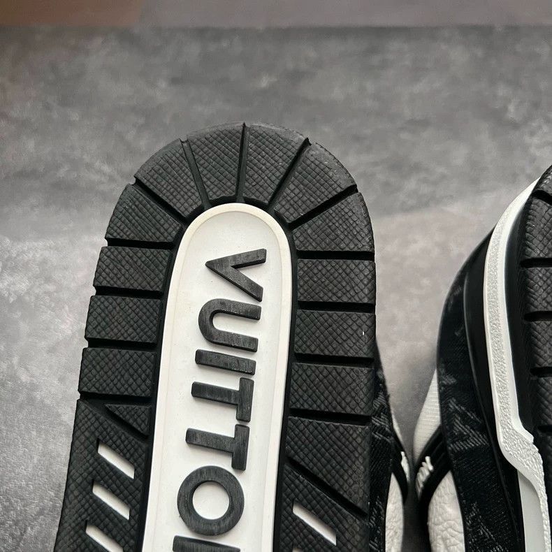 Louis Vuitton Louis Vuitton LOUIS VUITTON LV TRAINER Sneakers Black and Size US 8 / EU 41 - 5 Thumbnail