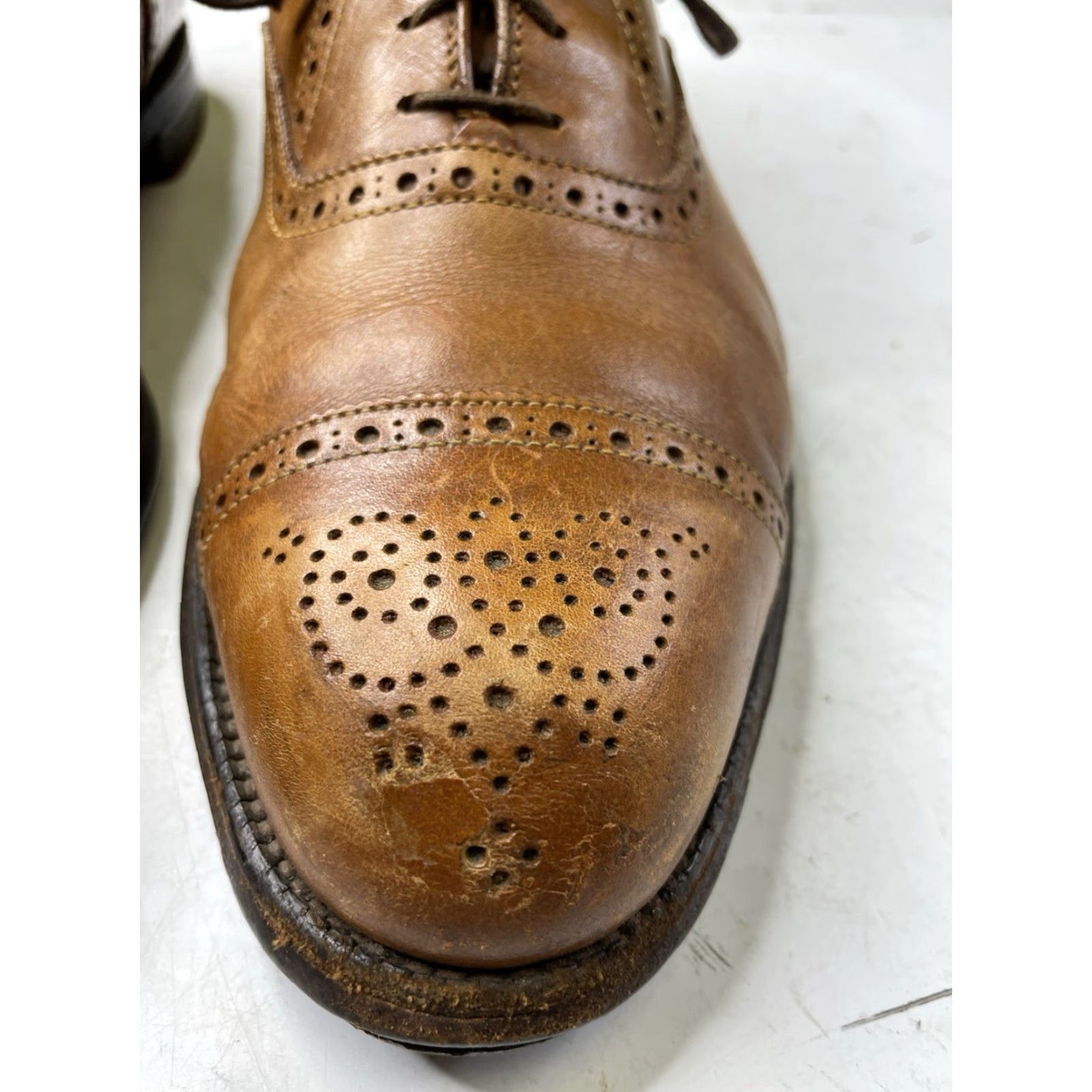 Alden Alden Dress Shoes Oxford Cap Toe Medallion Brown 11.5 B/D Men Shoes Leather Brown Cap Toe Medallion Oxford Dress Shoes 11.5 B/D Mens Size ONE SIZE - 7 Thumbnail