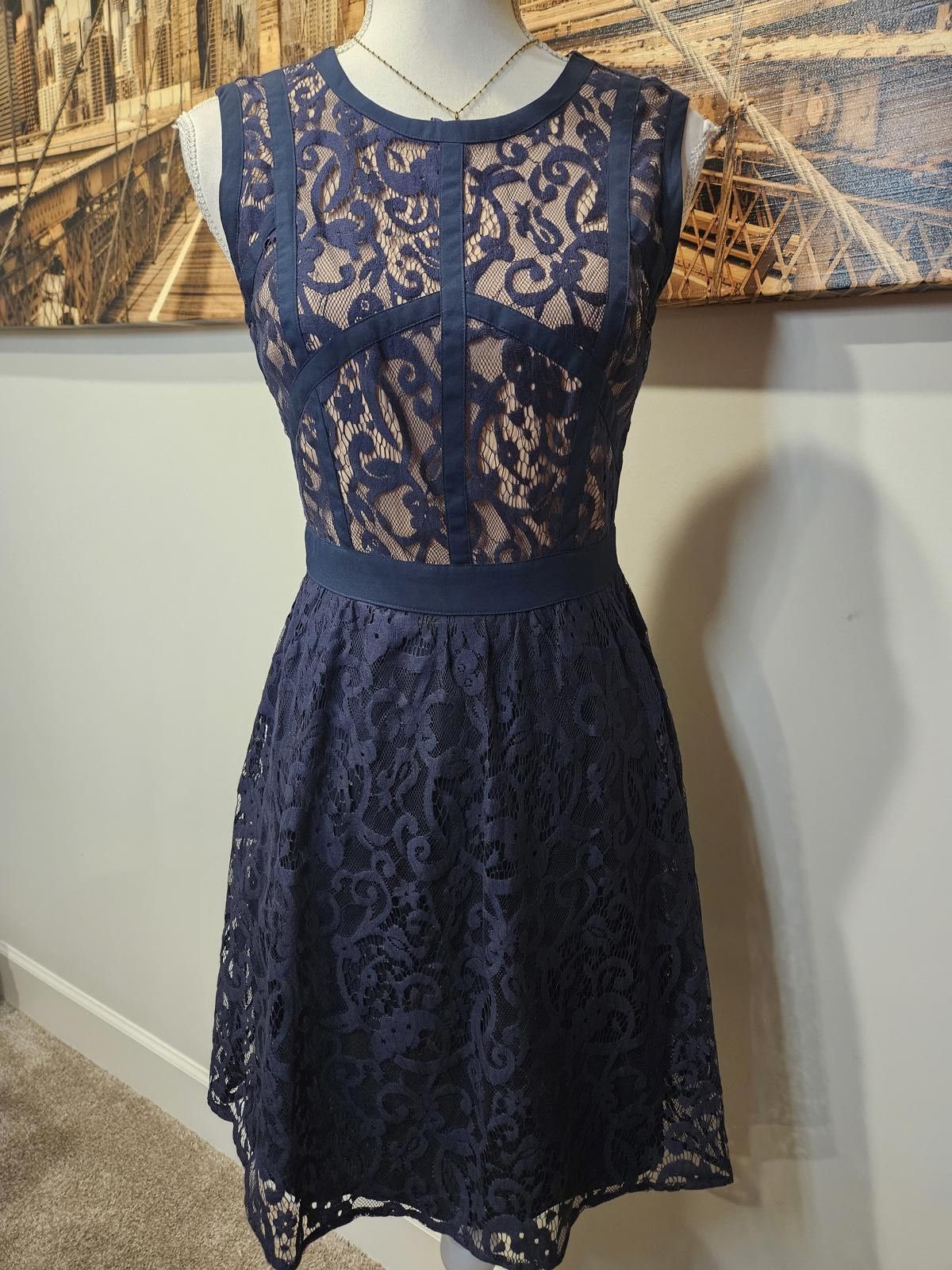 Designer Gianni Bini Chic Navy Lace Dress Size XS / US 0-2 / IT 36-38 - 1 Thumbnail