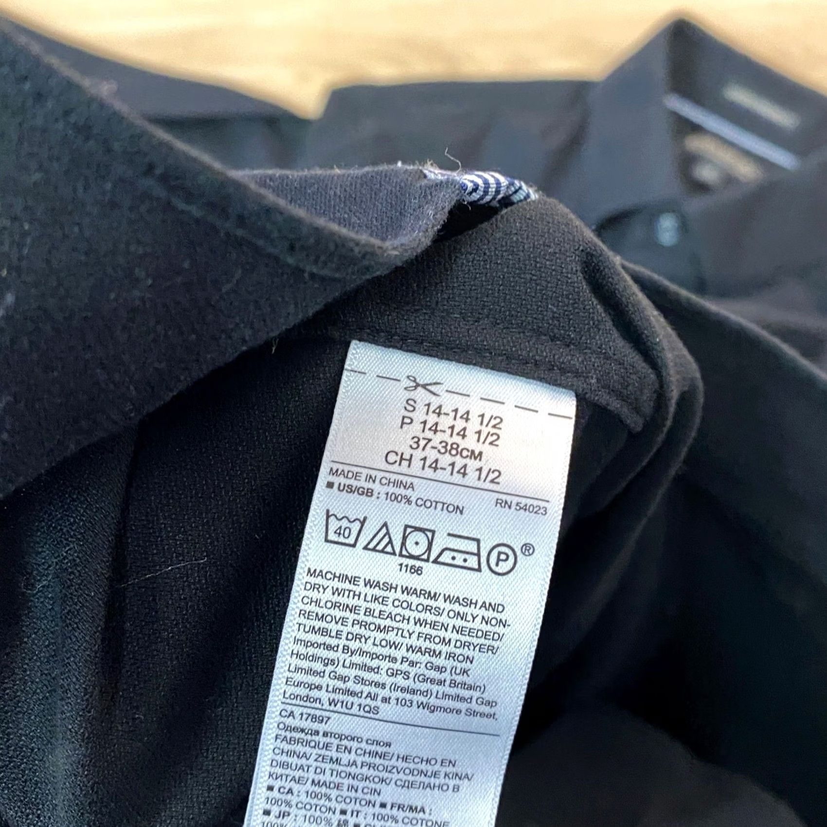 Banana Republic Banana Republic Shirt Mens S Camden Standard Fit Non-Iron Cotton Black Dress Shirt Long Sleeve Button-Down Size US S / EU 44-46 / 1 - 6 Thumbnail