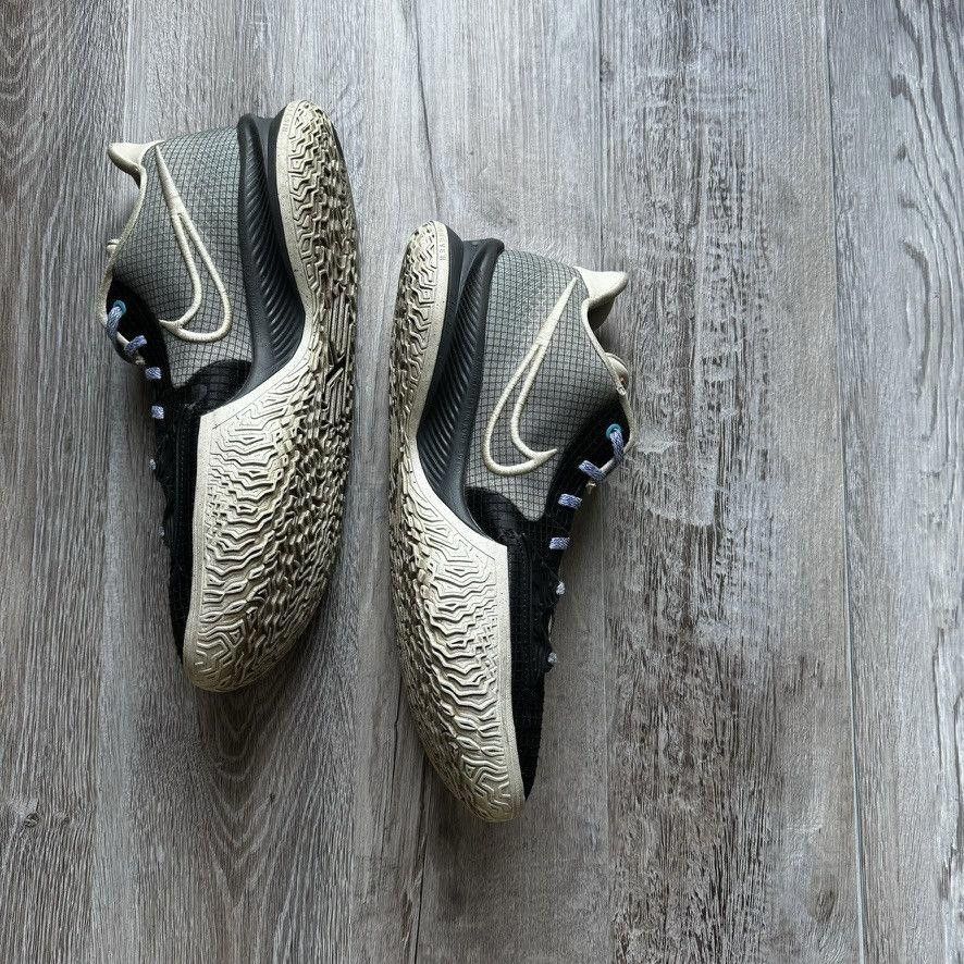 Nike NIKE • Kyrie 4 Low "Black Grey Rattan" (13M) Size US 13 / EU 46 - 9 Thumbnail