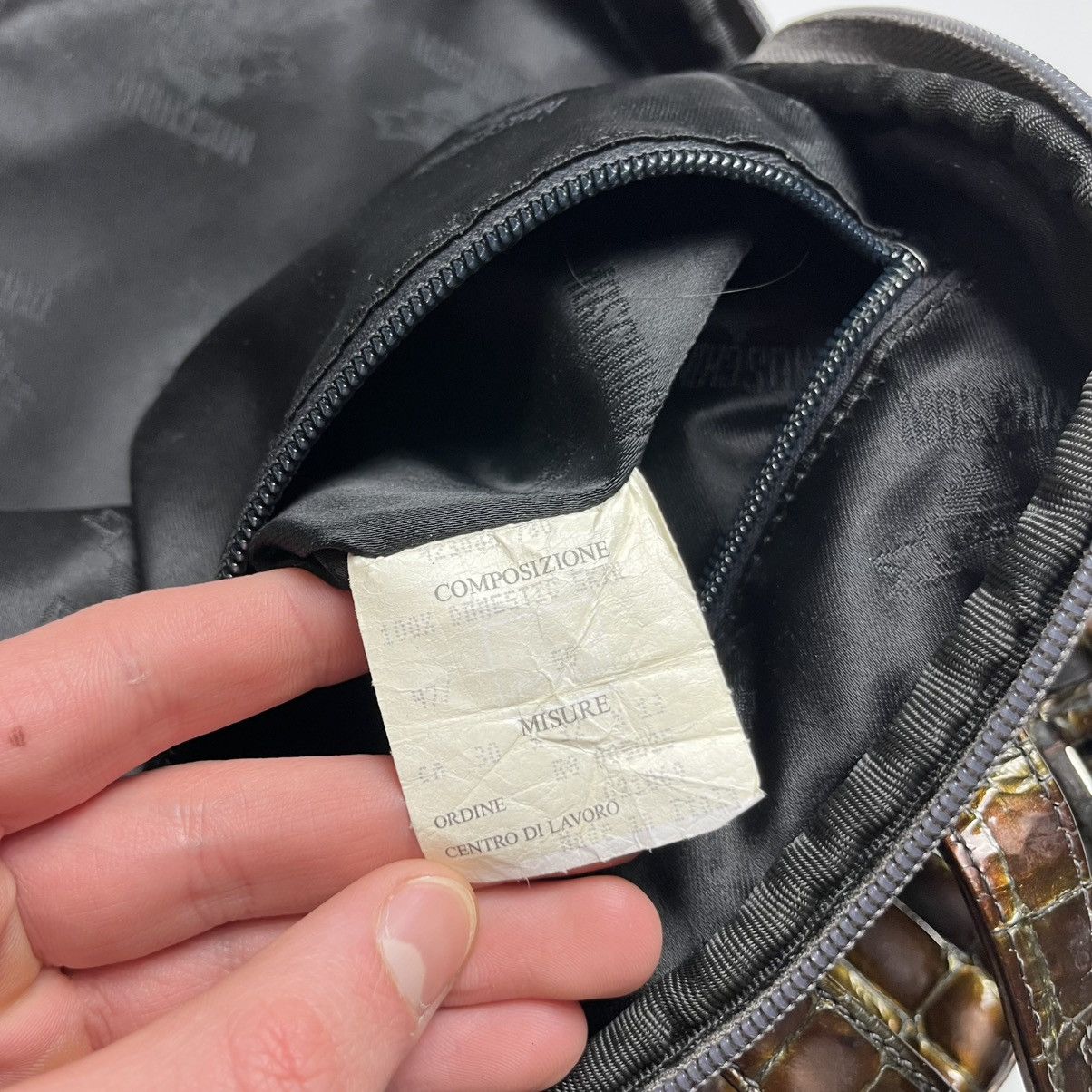 Moschino Rare Moschino Y2K Croc Embossed Mini Backpack Patent Leather Size ONE SIZE - 14 Thumbnail