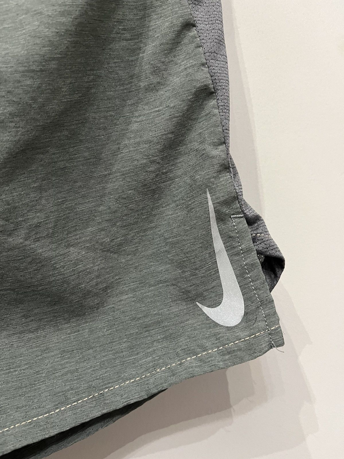 Nike Nike dri fit sport shorts nylon size M Size US 30 / EU 46 - 3 Thumbnail