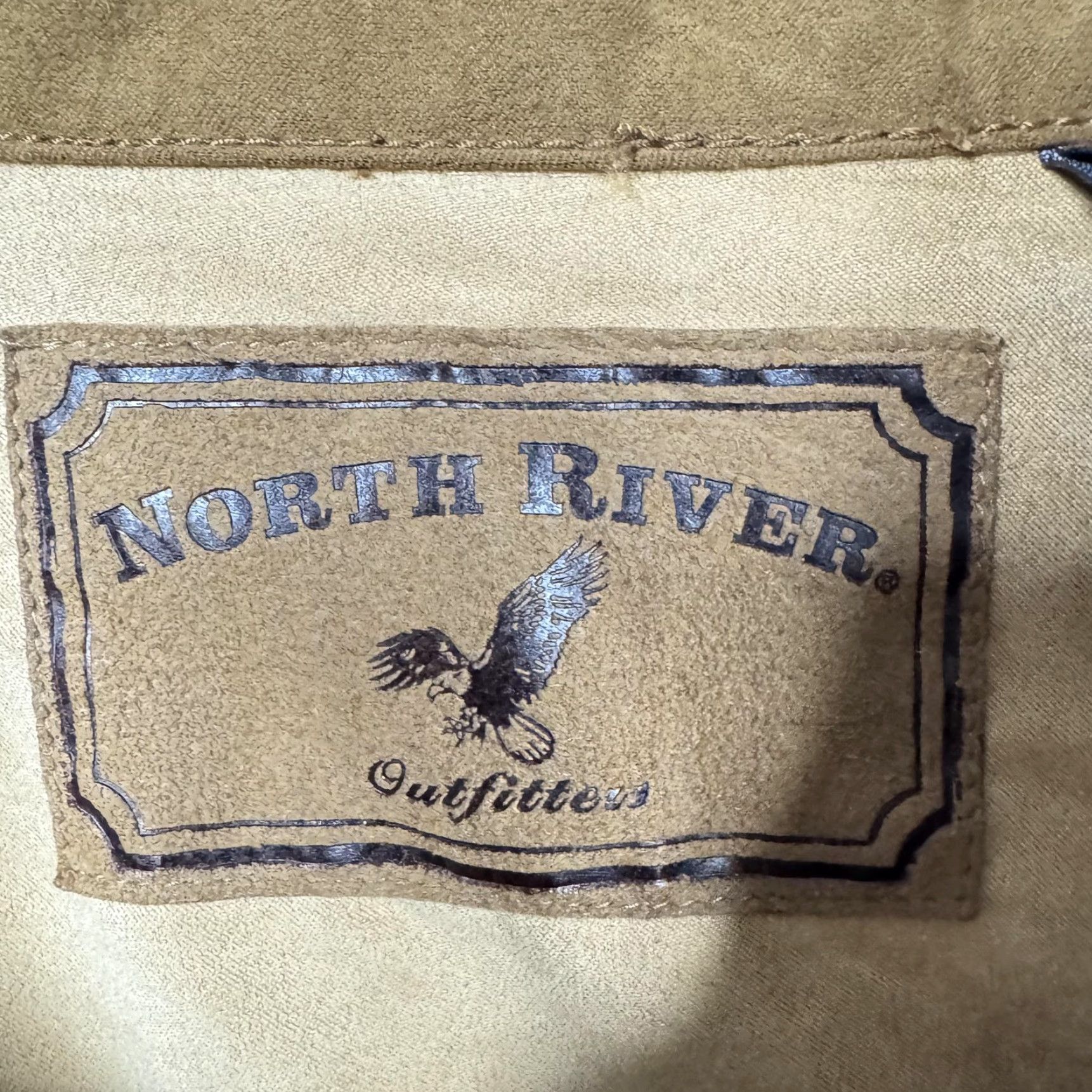 Vintage VINTAGE North River Shirt Mens L Brown Suede-Feel Polyester Button-Down Collar 70s 80s Western Gothic Cabin Classic Size US L / EU 52-54 / 3 - 5 Thumbnail