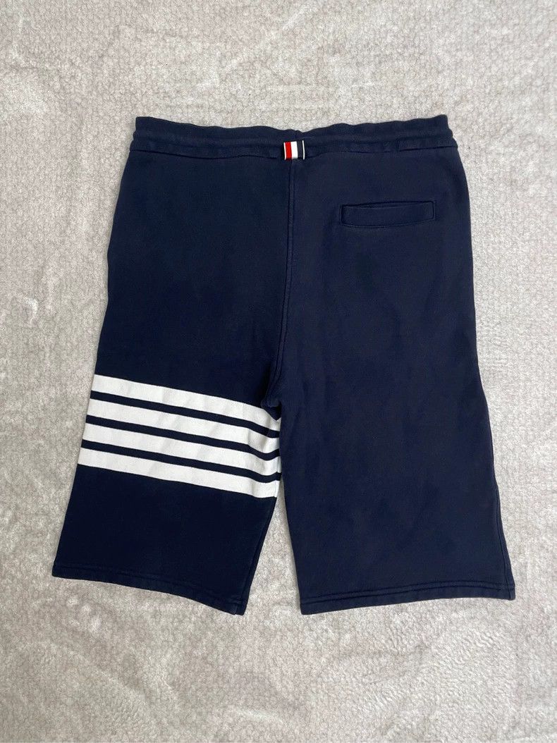 Thom Browne Thom browne Dark blue classic four-striped sports shorts 25 Size US 30 / EU 46 - 2 Thumbnail