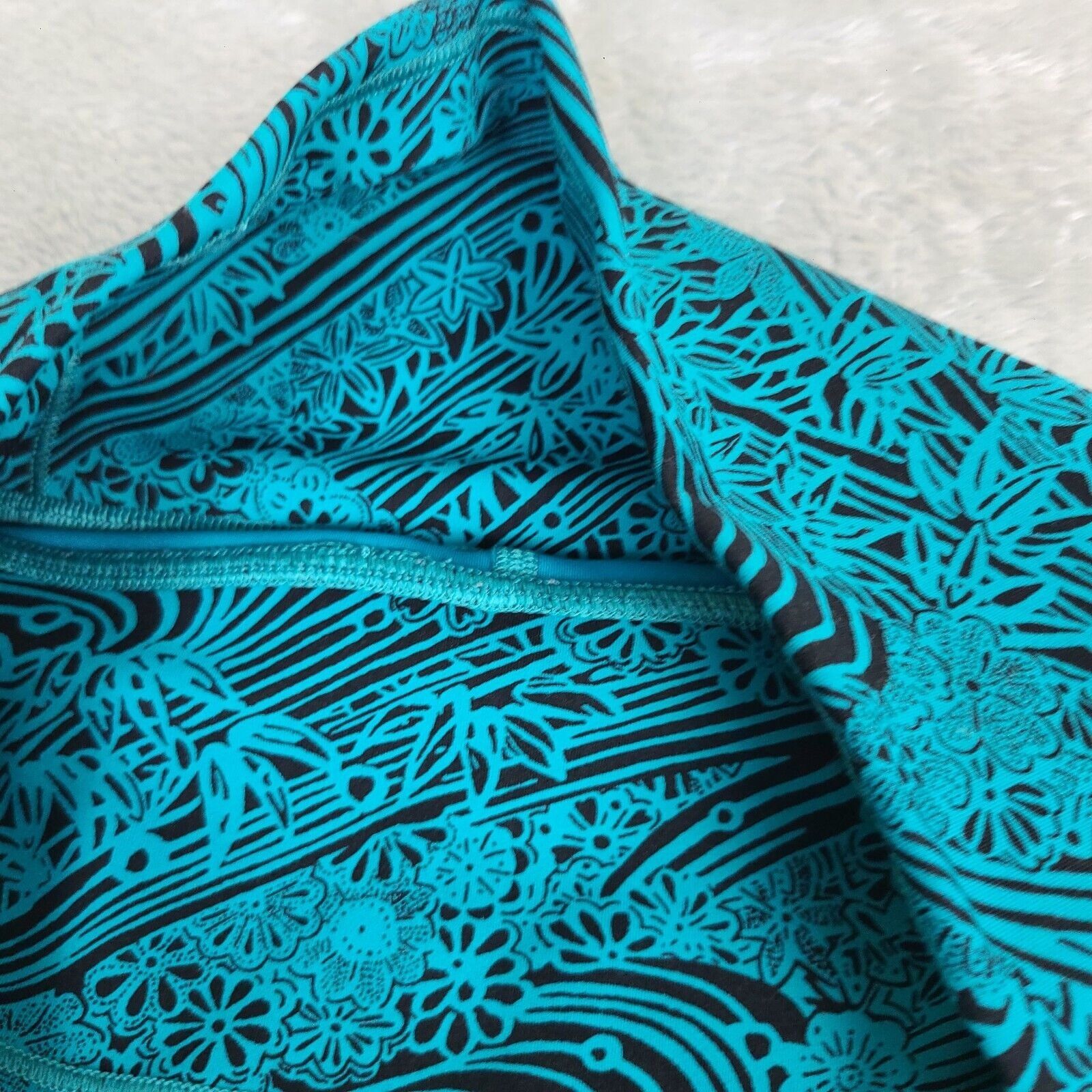 Lululemon Lululemon Women's 2 In Movement Cropped Leggings Teal & Blac Size 26" / US 2 / IT 38 - 5 Thumbnail