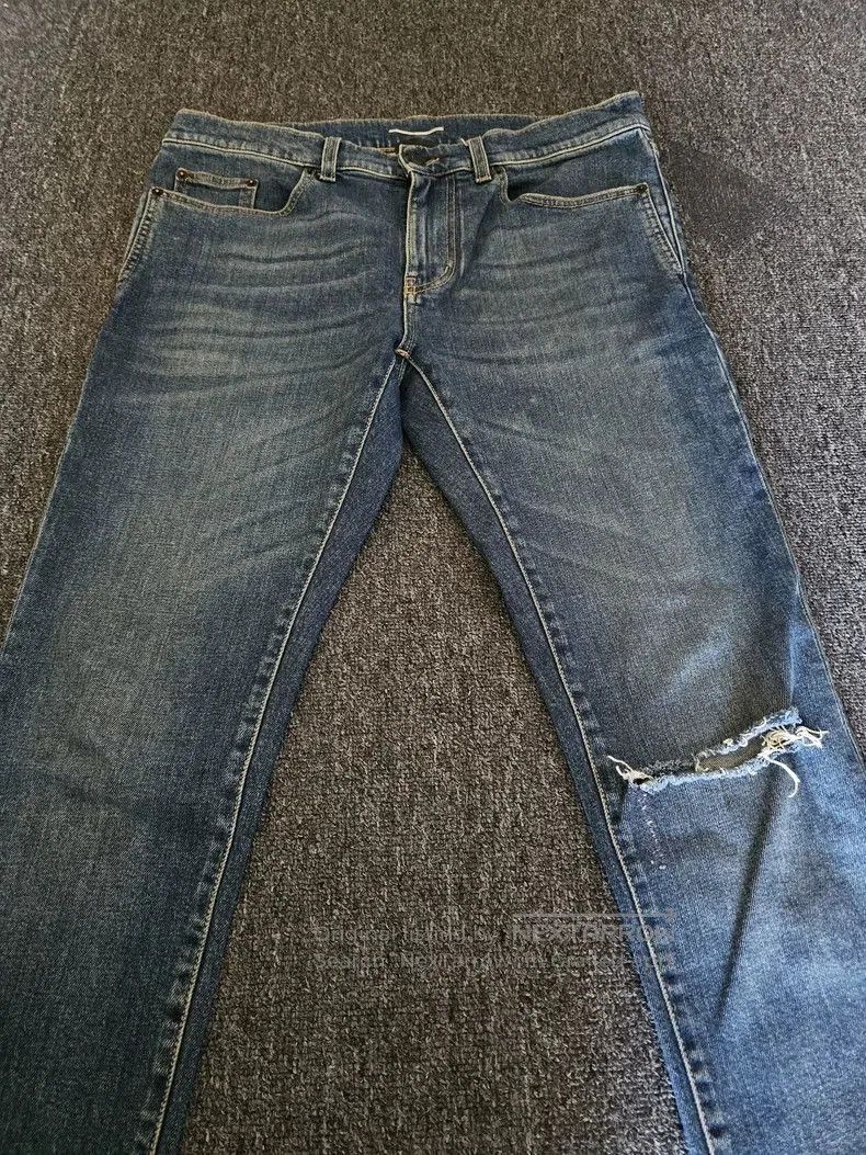 Saint Laurent Paris Saint Laurent D02 Distressed Denim Jeans. Size US 31 - 2 Thumbnail