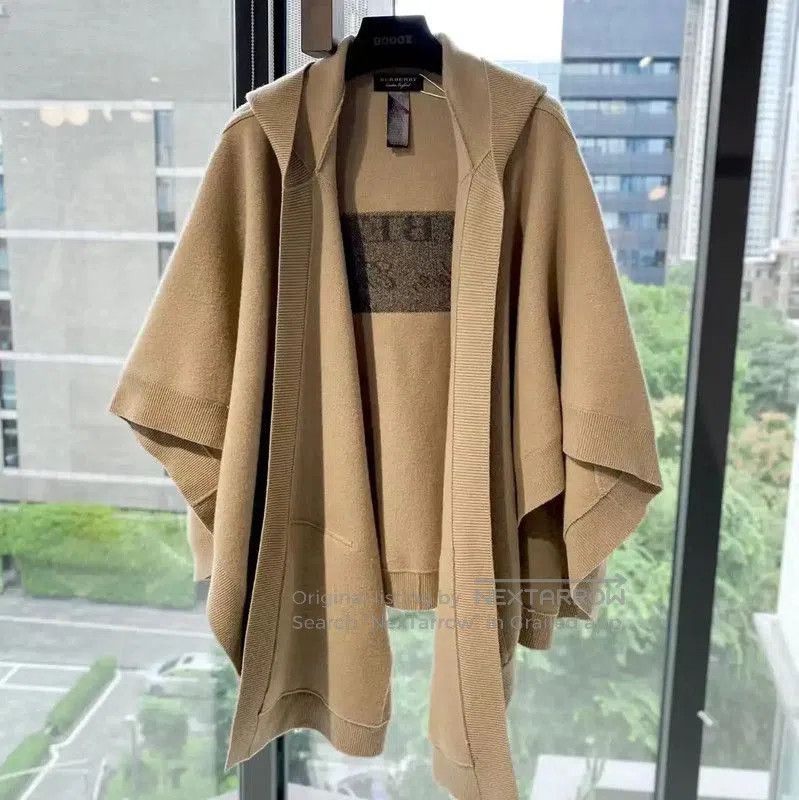 Burberry Burberry Camel Wool Women's Knit Sweater. Size XS / US 0-2 / IT 36-38 - 1 Thumbnail