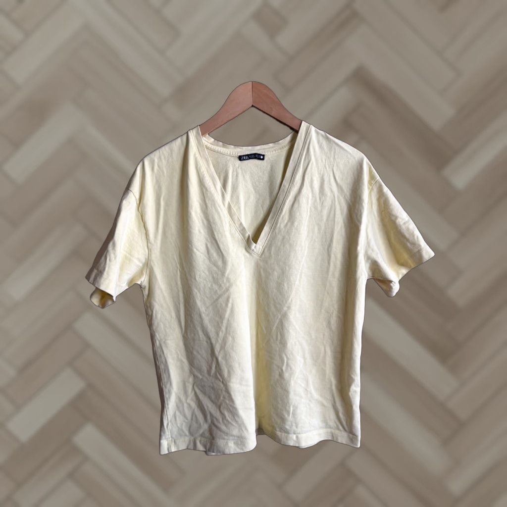 Zara Zara Women's Yellow Short Sleeve Boxy V-Neck T-Shirt Tee Top Size Small Size S / US 4 / IT 40 - 1 Thumbnail