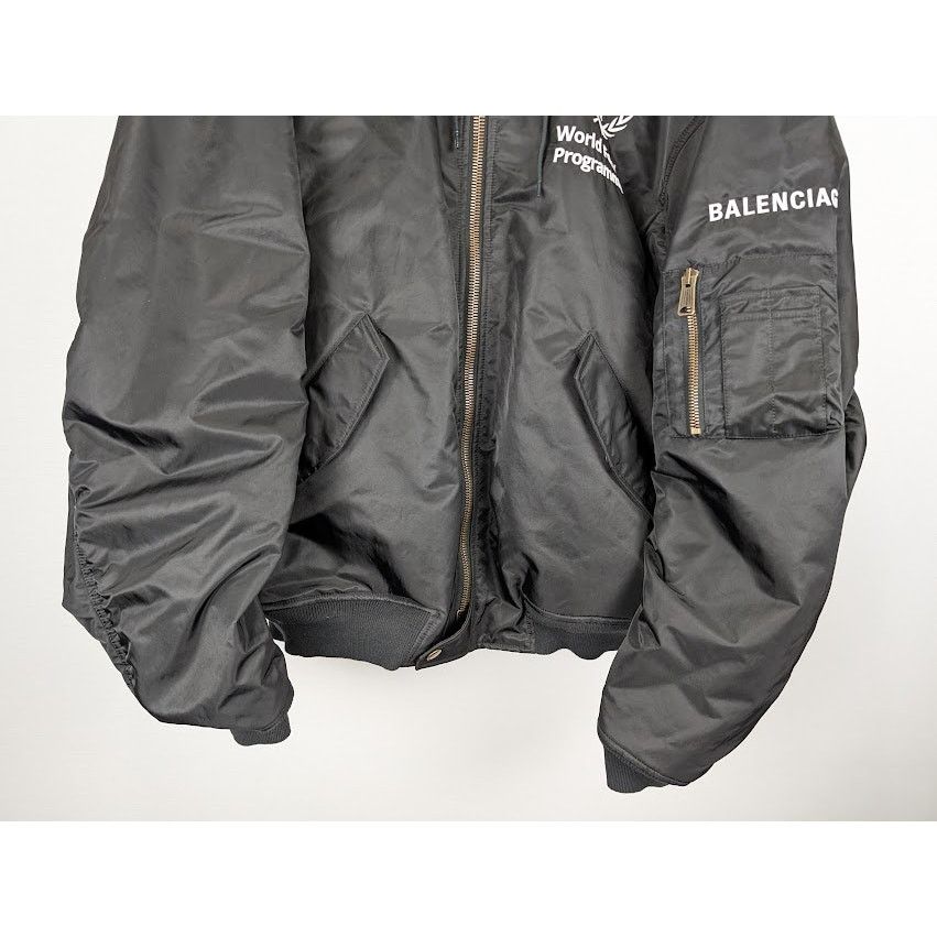 Balenciaga o1rshd1 World Food Program Hooded Nylon Bomber in Black Size US XL / EU 56 / 4 - 6 Thumbnail