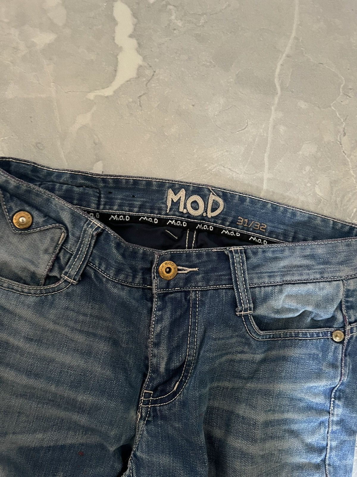 Vintage Distressed Y2K Slim Fit Jeans — Retro Vintage Style Unisex Size US 31 - 6 Thumbnail