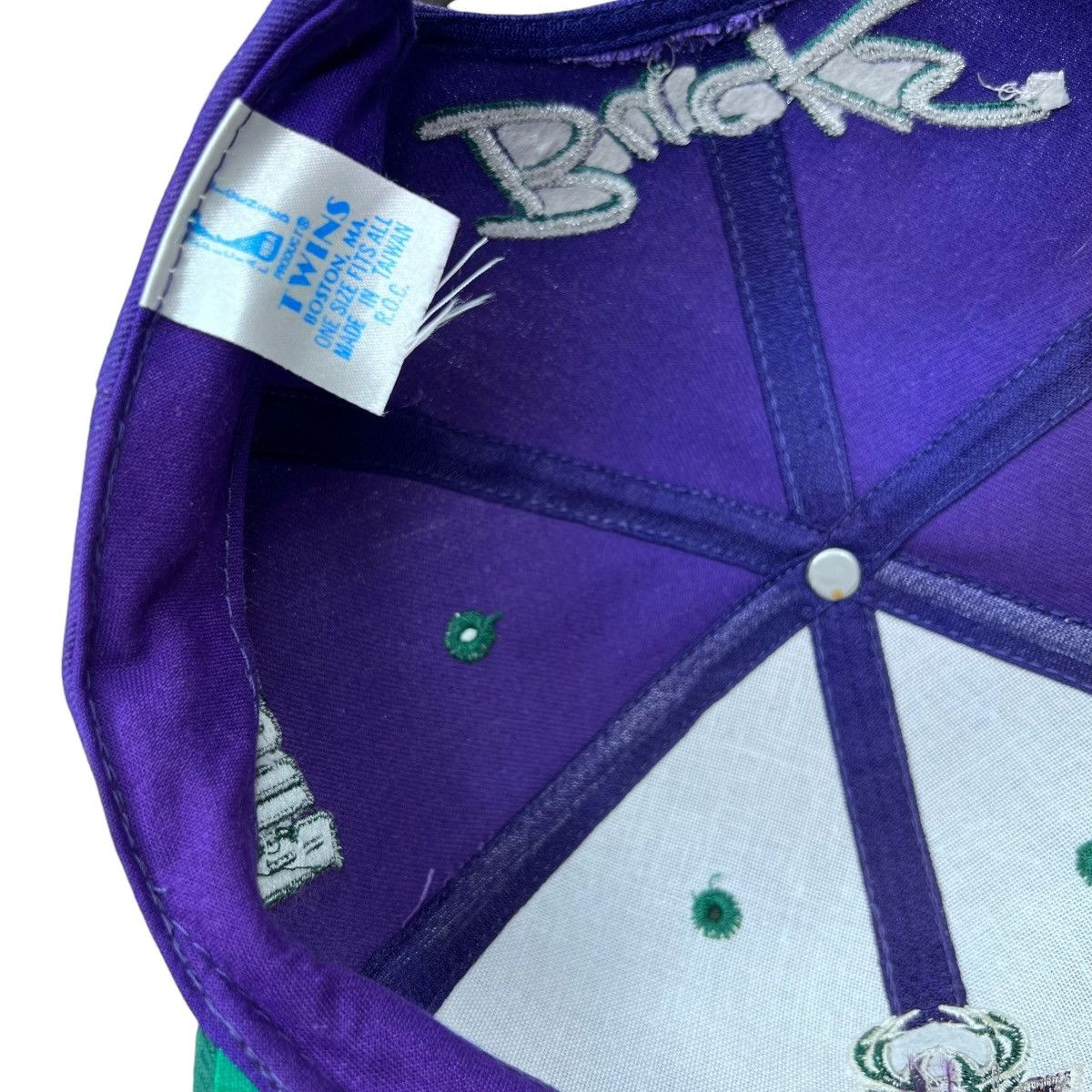 Twins Vintage 1990s NBA Milwaukee Bucks Twins Embroidered Snapback Size ONE SIZE - 12 Thumbnail