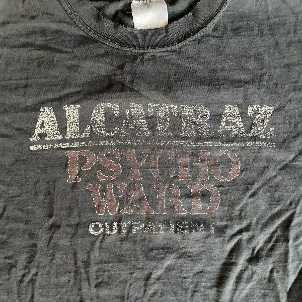 Vintage Late 90s “Alcatraz Psycho Ward” T Shirt Size US M / EU 48-50 / 2 - 2 Thumbnail