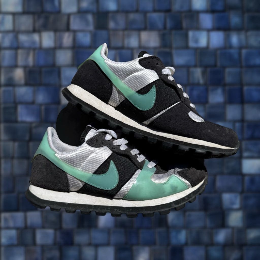 Nike NIKE V-Love OX Sneaker Woman Hyper Jade White AR4269-100 Size 7 Womens Sneakers Size US 5 / IT 35 - 1 Thumbnail