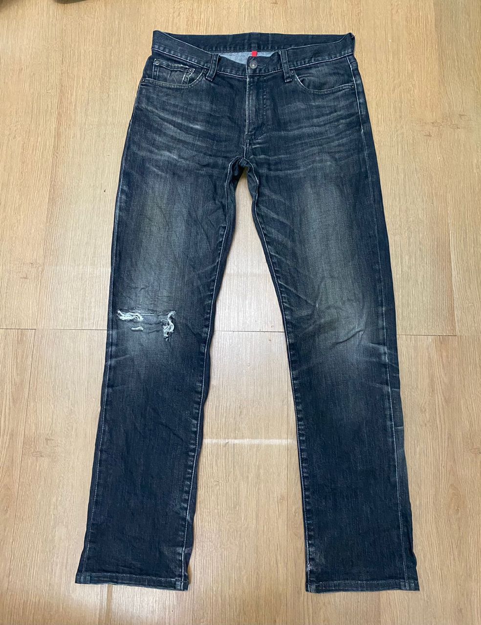 Uniqlo W33 Uniqlo Jeans Slim Fit Rapper Distressed Denim Jeans Size US 33 - 1 Thumbnail