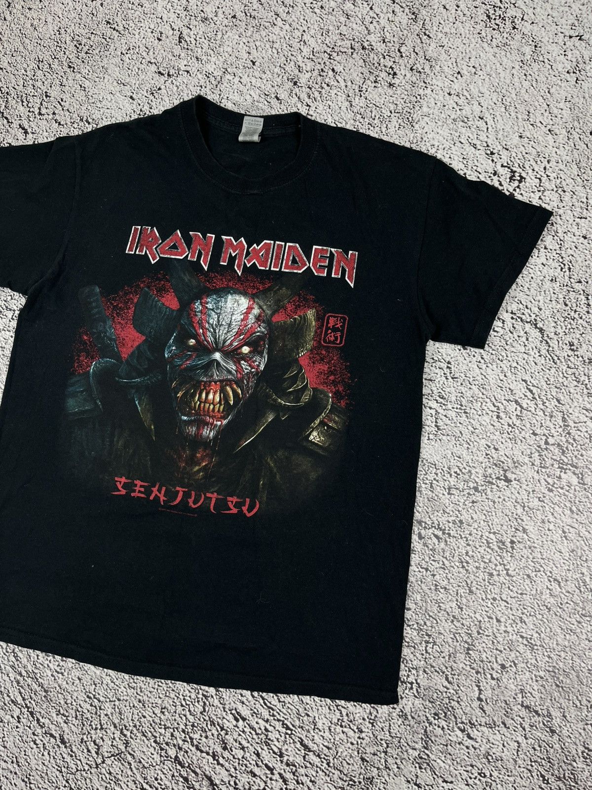 Band Tees Vintage Y2K Iron Maiden rock big logo tee size M Size US M / EU 48-50 / 2 - 4 Thumbnail