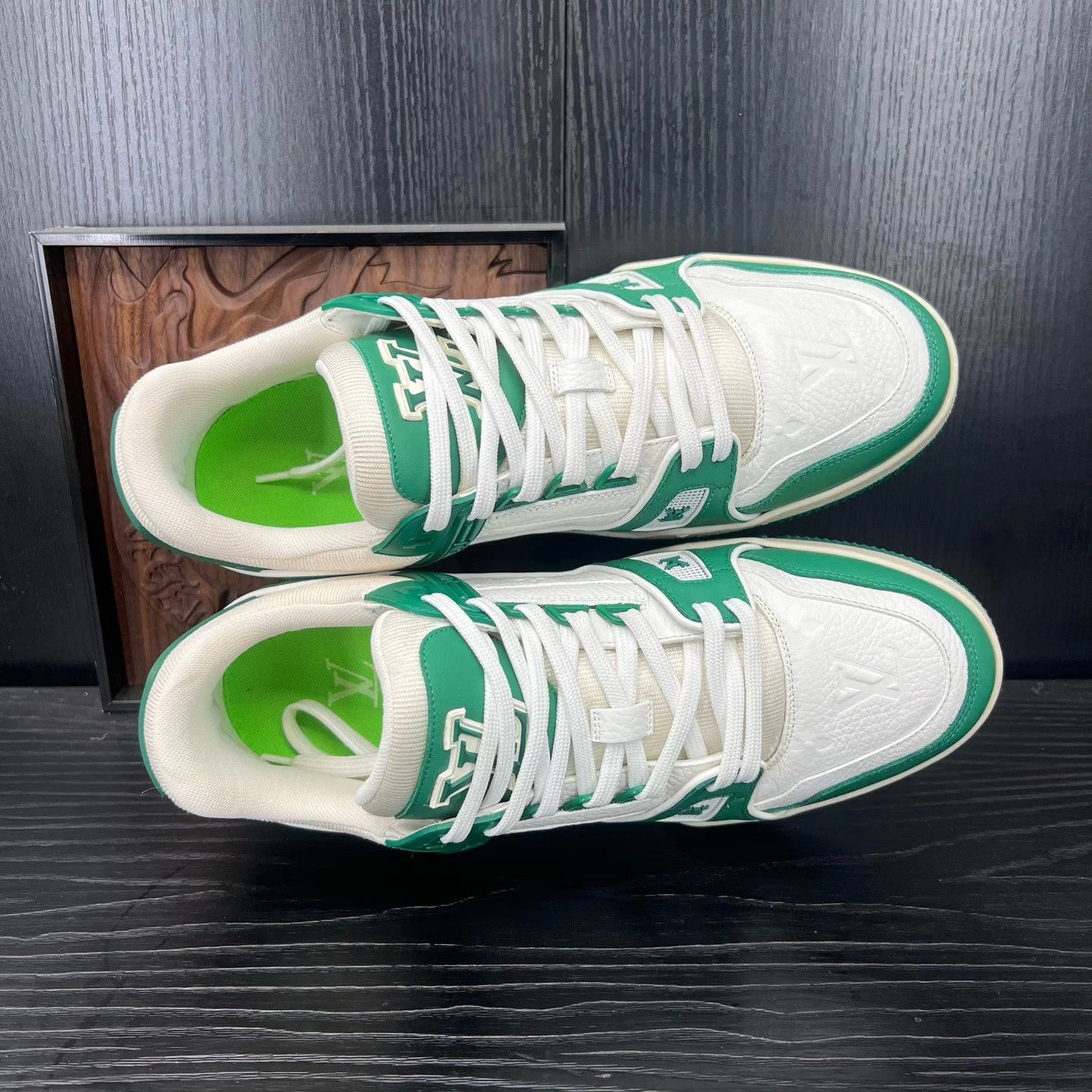 Louis Vuitton LV Trainer White Green Like New Worn Once 7/41 Size US 7 / EU 40 - 7 Thumbnail