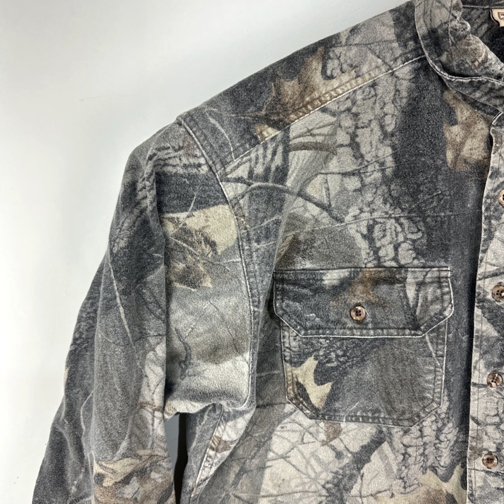 Vintage VINTAGE Woolrich Shirt Men L Camouflage Hunting Outdoor Casual Workwear Beige Flannel Button-Up Pockets Long Sleeve Realtree Fall Winter Spring Mens Size US L / EU 52-54 / 3 - 4 Thumbnail