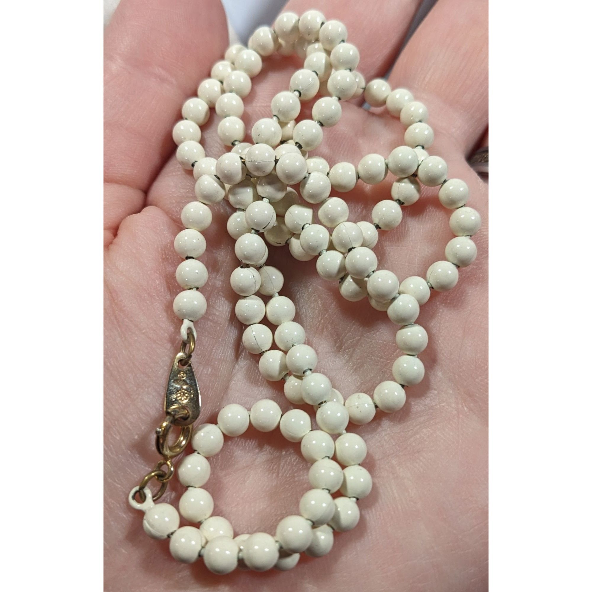 Other Vintage 80s Ooops A Daisy White Enameled Metal Beaded Neckla Size ONE SIZE - 2 Thumbnail
