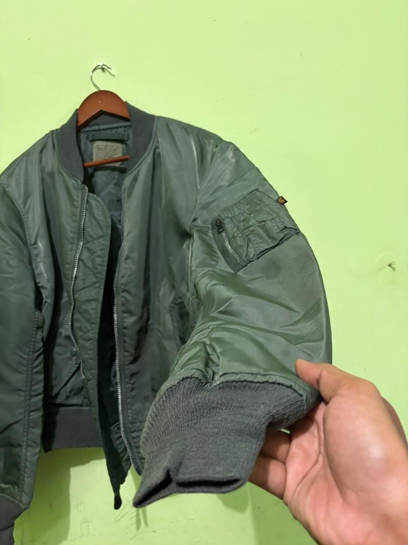 Alpha Industries Vintage 90’s Alpha industries MA-1 Bomber Jacket Design Size US L / EU 52-54 / 3 - 7 Thumbnail