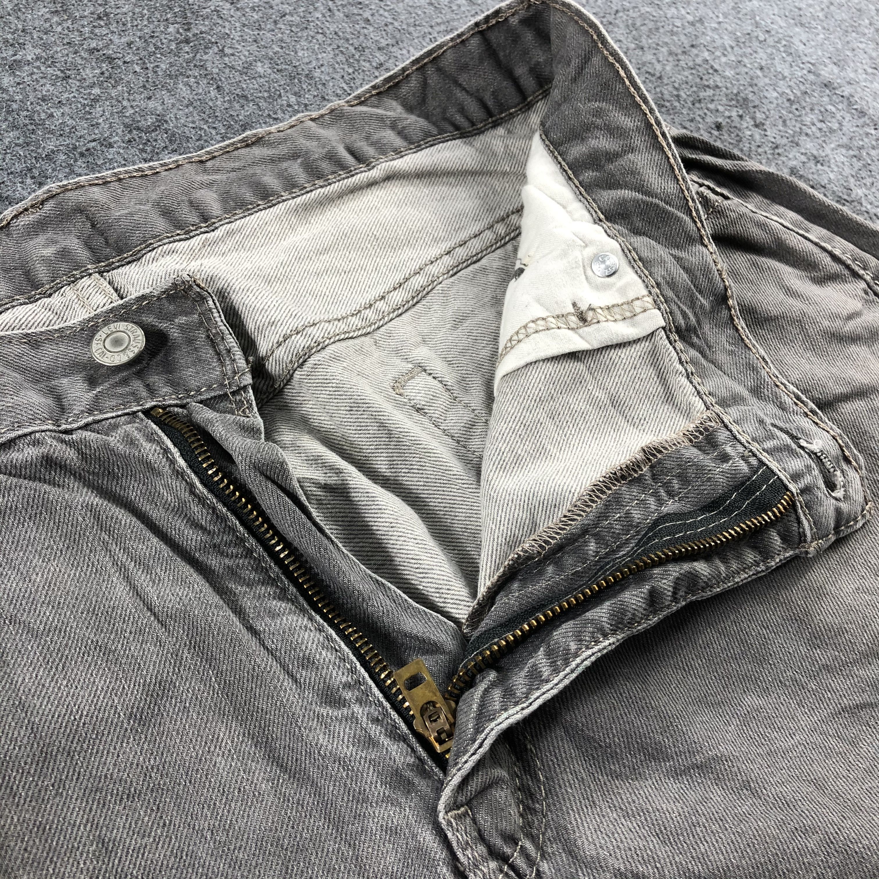 Levi's Vintage Levis 569 Jeans-J2488 Size US 37 - 7 Thumbnail
