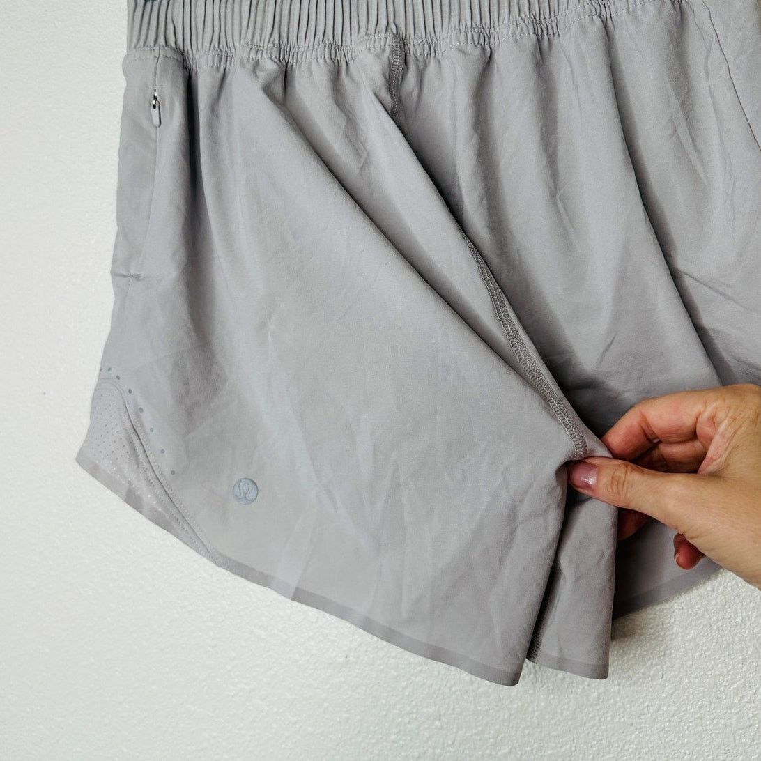 Lululemon Lululemon Gray Hotty Hot High Rise Shorts Special Edition 2 Size 26" / US 2 / IT 38 - 7 Thumbnail