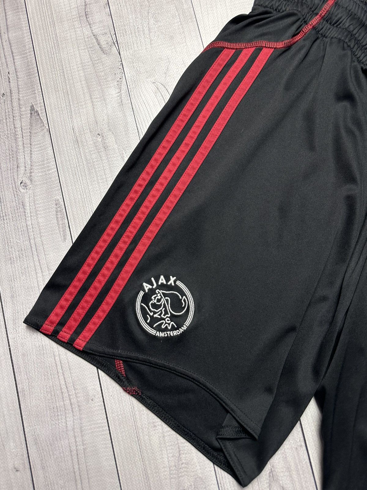 Vintage Vintage adidas Ajax soccer shorts size M Size US 32 / EU 48 - 2 Thumbnail